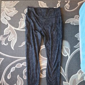 PureLuxe Fabletics High Waisted Black Patterned Leggings W/pockets. Size Large
